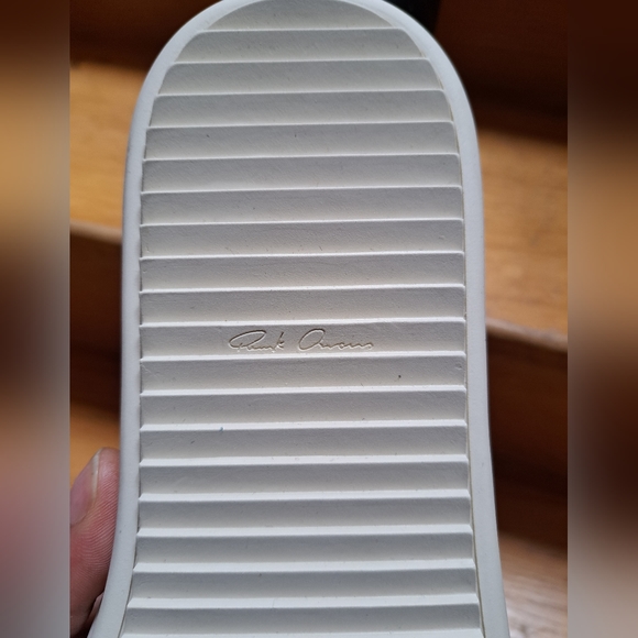 RICK OWENS SS24 KNEE-HIGH STOCKING SNEAKS IN BLACK AND MILK STRETCH LAMB LEATHER - Picture 13 of 14